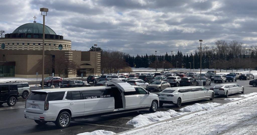 Limousine Rental in Clinton Township, MI